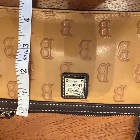 Dooney & Bourke Tan Clutch with Monogram Design - Picture 6 of 7